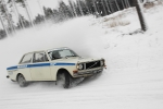 Volvo 142 ajamassa ojaan Miehikk&Atilde;&curren;l&Atilde;&curren;n treenip&Atilde;&curren;tk&Atilde;&curren;ll&Atilde;&curren; 6.1.2006